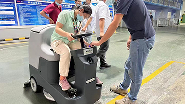 電動(dòng)洗地機的應用需求